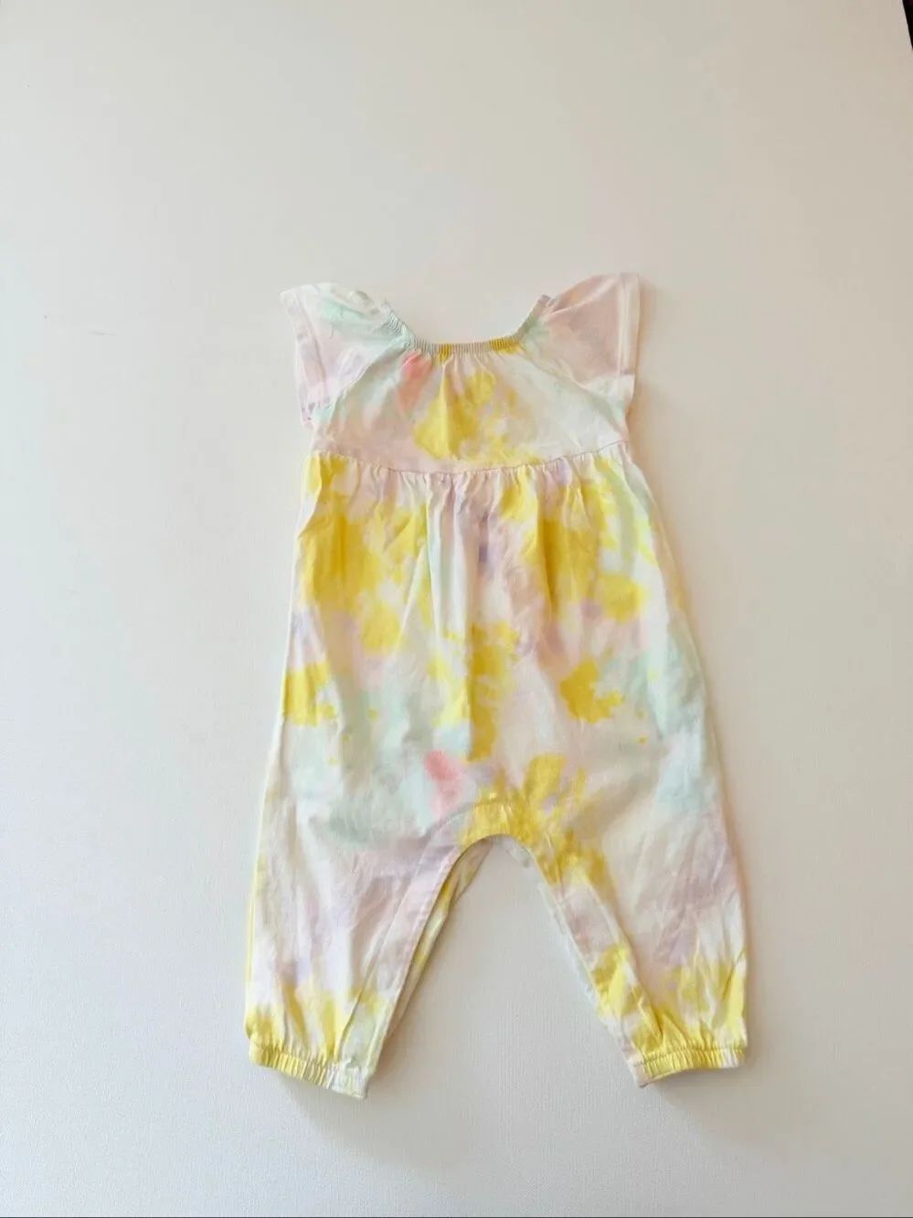 Old Navy baby girl size 3/6 month tie dye romper